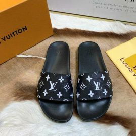 Picture of LV Slippers _SKU427811364811924